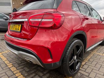 Mercedes-Benz GLA 2.1 GLA220d AMG Line (Premium Plus) SUV 5dr Diesel 7G-DCT 4MATIC