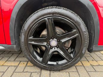 Mercedes-Benz GLA 2.1 GLA220d AMG Line (Premium Plus) SUV 5dr Diesel 7G-DCT 4MATIC