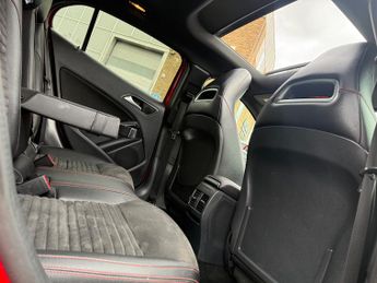 Mercedes-Benz GLA 2.1 GLA220d AMG Line (Premium Plus) SUV 5dr Diesel 7G-DCT 4MATIC