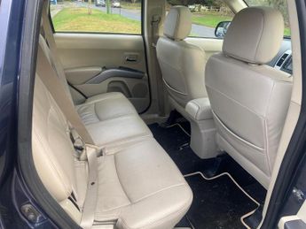 Mitsubishi Outlander 2.0 DI-DC Elegance 4WD Euro 4 5dr