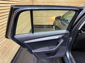 Skoda Octavia 2.0 TDI SE Estate 5dr Diesel DSG Euro 5 (s/s) (150 ps)