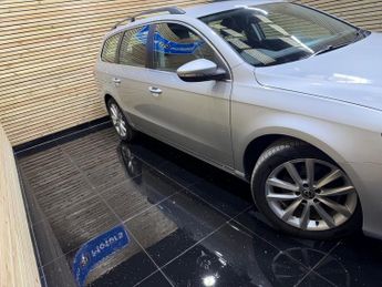 Volkswagen Passat 2.0 TDI BlueMotion Tech Executive Estate 5dr Diesel DSG Euro 5 (