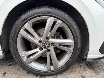 Volkswagen Golf 2.0 TDI R-Line Hatchback 5dr Diesel DSG Euro 6 (s/s) (150 ps)