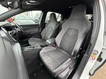 Volkswagen Golf 2.0 TDI R-Line Hatchback 5dr Diesel DSG Euro 6 (s/s) (150 ps)