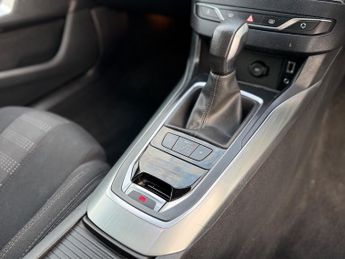Peugeot 308 1.2 PureTech Allure Hatchback 5dr Petrol EAT Euro 6 (s/s) (130 p