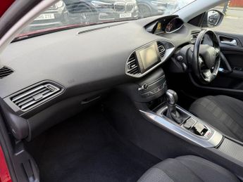 Peugeot 308 1.2 PureTech Allure Hatchback 5dr Petrol EAT Euro 6 (s/s) (130 p