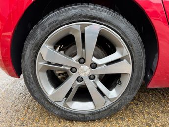 Peugeot 308 1.2 PureTech Allure Hatchback 5dr Petrol EAT Euro 6 (s/s) (130 p