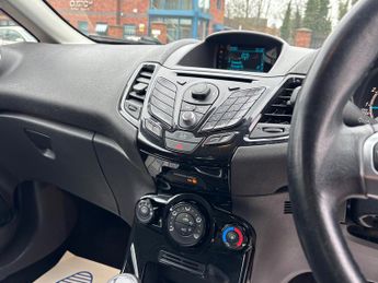 Ford Fiesta 1.25 Zetec Hatchback 3dr Petrol Manual Euro 5 (82 ps)