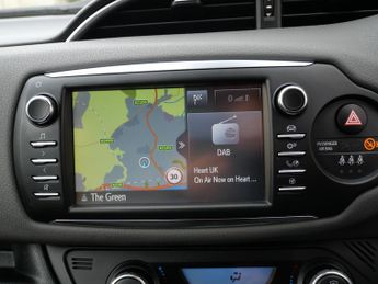 Toyota Yaris 1.5 VVT-h Icon Tech Petrol Hybrid E-CVT Euro 6 (s/s) 5dr 