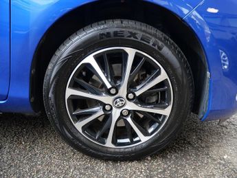 Toyota Yaris 1.5 VVT-h Icon Tech Petrol Hybrid E-CVT Euro 6 (s/s) 5dr Only 36