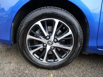 Toyota Yaris 1.5 VVT-h Icon Tech Petrol Hybrid E-CVT Euro 6 (s/s) 5dr Only 36
