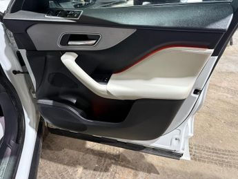 Jaguar F-Pace 2.0 D180 R-Sport SUV 5dr Diesel Auto AWD Euro 6 (s/s) (180 ps)