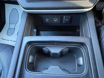 Land Rover Defender 90 3.0 D250 MHEV X-Dynamic SE Auto 4WD Euro 6 (s/s) 3dr