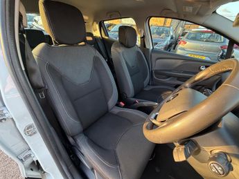 Renault Clio 1.2 TCe Dynamique Nav Hatchback 5dr Petrol EDC Euro 6 (s/s) (120