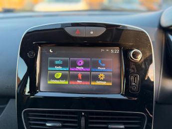 Renault Clio 1.2 TCe Dynamique Nav Hatchback 5dr Petrol EDC Euro 6 (s/s) (120