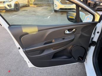 Renault Clio 1.2 TCe Dynamique Nav Hatchback 5dr Petrol EDC Euro 6 (s/s) (120