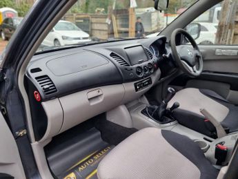 Mitsubishi L200 2.5 DI-D 4Life 4WD 4dr