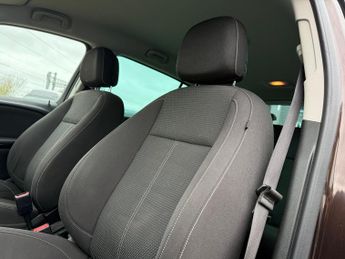 Vauxhall Zafira Tourer 1.4i Turbo SRi MPV 5dr Petrol Auto Euro 6 (140 ps)