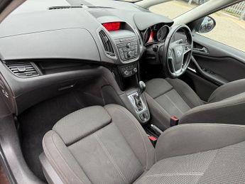 Vauxhall Zafira Tourer 1.4i Turbo SRi MPV 5dr Petrol Auto Euro 6 (140 ps)