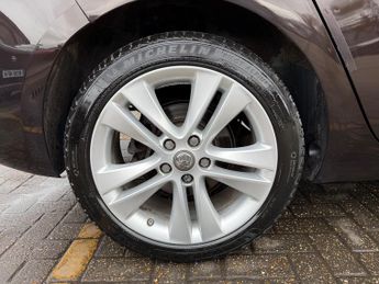 Vauxhall Zafira Tourer 1.4i Turbo SRi MPV 5dr Petrol Auto Euro 6 (140 ps)