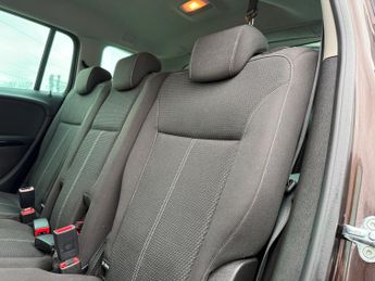 Vauxhall Zafira Tourer 1.4i Turbo SRi MPV 5dr Petrol Auto Euro 6 (140 ps)