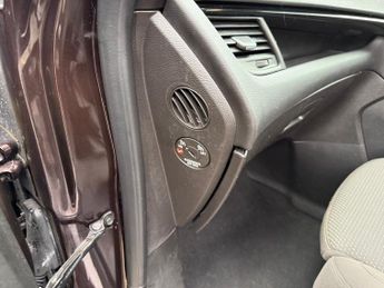 Vauxhall Zafira Tourer 1.4i Turbo SRi MPV 5dr Petrol Auto Euro 6 (140 ps)