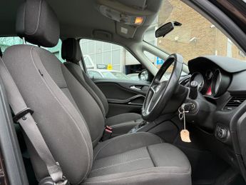 Vauxhall Zafira Tourer 1.4i Turbo SRi MPV 5dr Petrol Auto Euro 6 (140 ps)