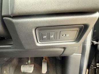 Land Rover Discovery Sport 2.0 TD4 Landmark SUV 5dr Diesel Auto 4WD Euro 6 (s/s) (180 ps)