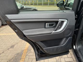 Land Rover Discovery Sport 2.0 TD4 Landmark SUV 5dr Diesel Auto 4WD Euro 6 (s/s) (180 ps)