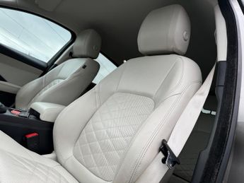 Jaguar E-Pace 2.0 D240 HSE SUV 5dr Diesel Auto AWD Euro 6 (s/s) (240 ps)