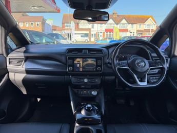Nissan LEAF 40kWh N-Connecta Hatchback 5dr Electric Auto (150 ps)