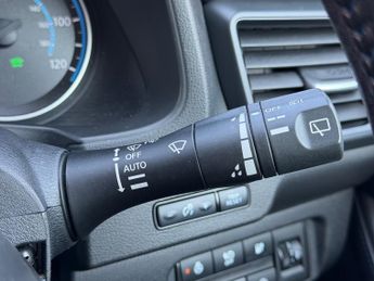 Nissan LEAF 40kWh N-Connecta Hatchback 5dr Electric Auto (150 ps)
