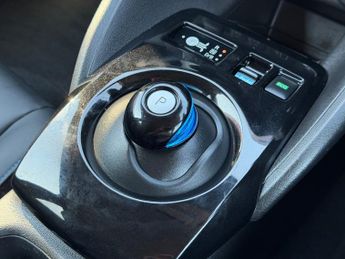 Nissan LEAF 40kWh N-Connecta Hatchback 5dr Electric Auto (150 ps)