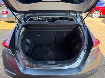 Nissan LEAF 40kWh N-Connecta Hatchback 5dr Electric Auto (150 ps)