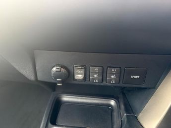 Toyota RAV4 2.2 D-4D Invincible SUV 5dr Diesel Manual 4WD Euro 5 (150 ps)