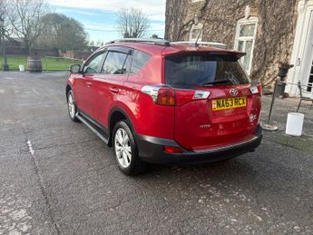 Toyota RAV4 2.2 D-4D Invincible SUV 5dr Diesel Manual 4WD Euro 5 (150 ps)