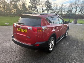 Toyota RAV4 2.2 D-4D Invincible SUV 5dr Diesel Manual 4WD Euro 5 (150 ps)
