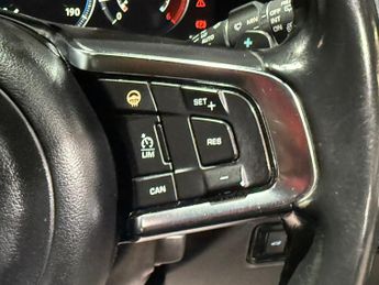 Jaguar F-Pace 2.0 D180 R-Sport SUV 5dr Diesel Auto AWD Euro 6 (s/s) (180 ps)