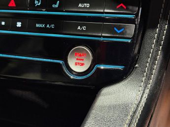 Jaguar F-Pace 2.0 D180 R-Sport SUV 5dr Diesel Auto AWD Euro 6 (s/s) (180 ps)