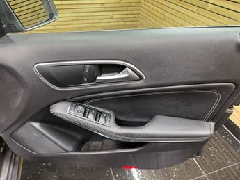 Mercedes-Benz A Class 1.5 A180d Sport (Executive) Hatchback 5dr Diesel 7G-DCT Euro 6 (