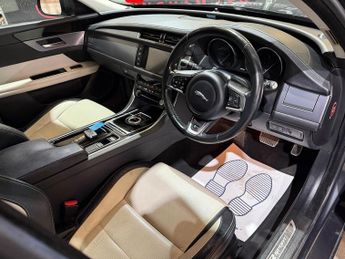 Jaguar XF 2.0d R-Sport Saloon 4dr Diesel Auto Euro 6 (s/s) (180 ps)