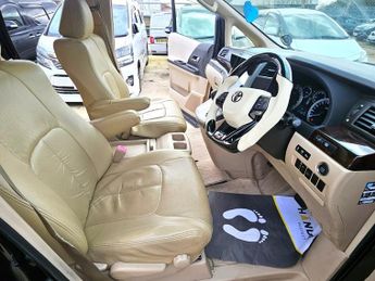 Toyota Vellfire 8 Seater- 2.4L PETROL-ULEZ/CAZ PASS-FREE 36MONTHS GOLD WARRANTY 