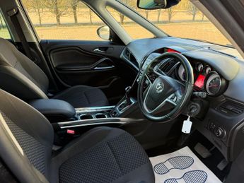 Vauxhall Zafira Tourer 1.4i Turbo SE MPV 5dr Petrol Auto Euro 6 (140 ps)