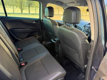 Vauxhall Zafira Tourer 1.4i Turbo SE MPV 5dr Petrol Auto Euro 6 (140 ps)