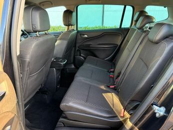 Vauxhall Zafira Tourer 1.4i Turbo SE MPV 5dr Petrol Auto Euro 6 (140 ps)
