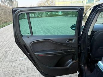 Vauxhall Zafira Tourer 1.4i Turbo SE MPV 5dr Petrol Auto Euro 6 (140 ps)