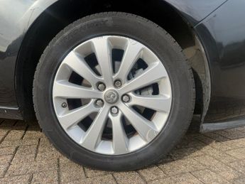 Vauxhall Zafira Tourer 1.4i Turbo SE MPV 5dr Petrol Auto Euro 6 (140 ps)