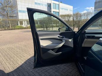 Audi e-tron 50 Technik SUV 5dr Electric Auto quattro 71.2kWh (313 ps)