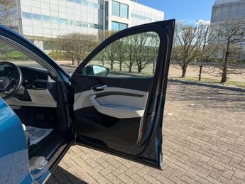 Audi e-tron 50 Technik SUV 5dr Electric Auto quattro 71.2kWh (313 ps)
