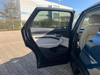 Audi e-tron 50 Technik SUV 5dr Electric Auto quattro 71.2kWh (313 ps)